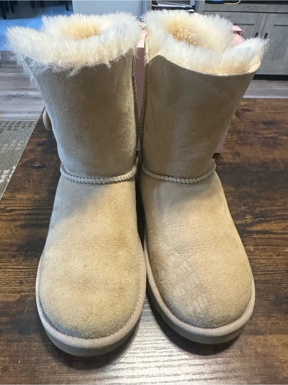 UGG Classic Short Shearling Boots - Cream